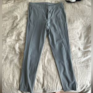10/10 condition lululemon commission woven air slim fit pant 32x32 grey sage